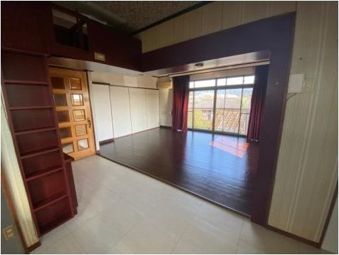 都城市大岩田町の中古一戸建の居間・リビング