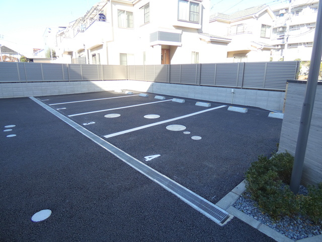 Ｌｅｇｕｍｅ　ＨＩＲＯの駐車場
