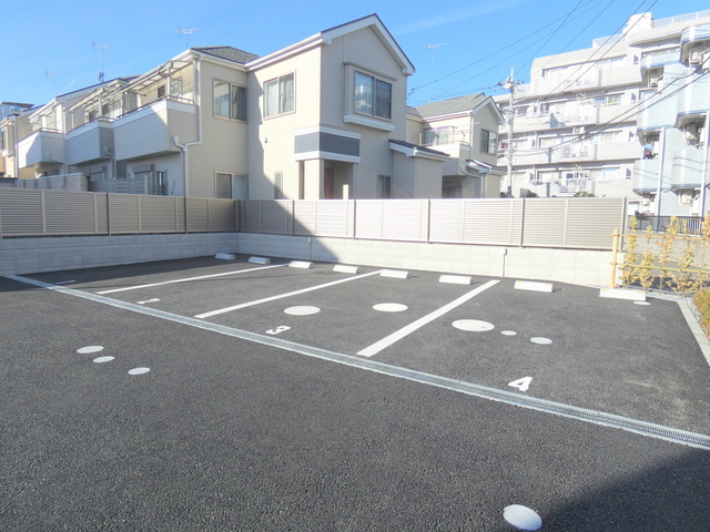 Ｌｅｇｕｍｅ　ＨＩＲＯの駐車場