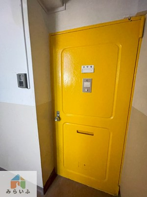 【玄関】 | 名信ビル