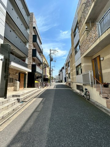 守口市八雲東2丁目　の前面道路含む現地写真