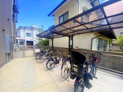 【その他共用部分】 | ファミーユシャトー | 駐輪場は屋根付きですので雨の日も困りません