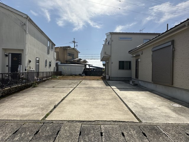小田原市飯田岡 築浅平屋戸建の駐車場