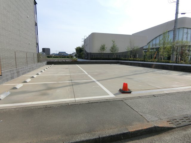 【駐車場】