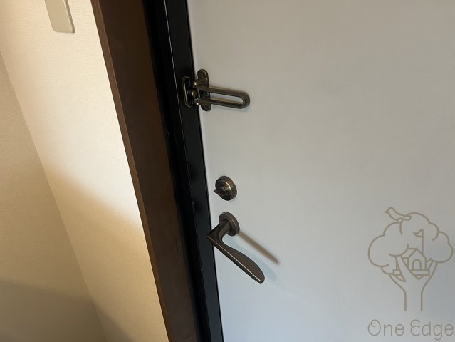 メゾンコウエイの玄関