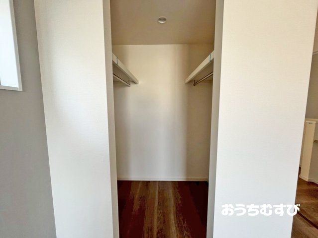 春日井市西高山町(全3棟)の収納