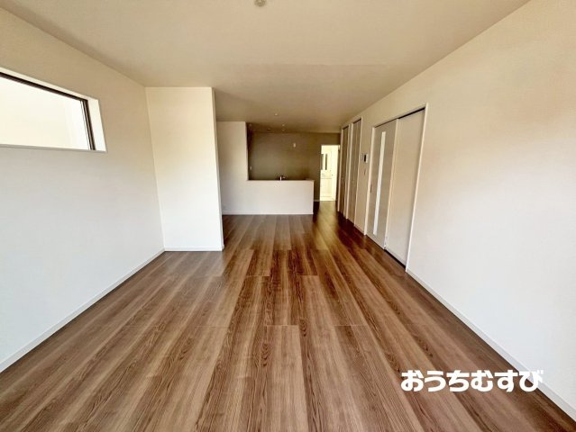 春日井市西高山町(全3棟)の居間・リビング