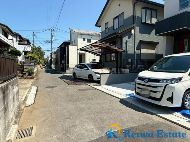 新築戸建　茅ヶ崎市松浪2丁目の前面道路含む現地写真