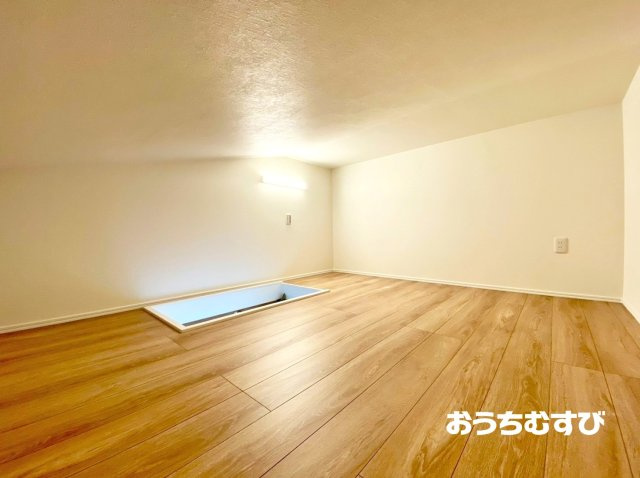 守山区松坂町(全3棟)の洋室