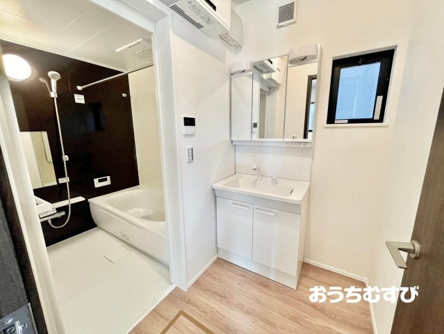 守山区松坂町(全3棟)の独立洗面台