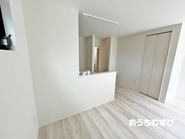 尾張旭市南新町白山（全2棟）の居間・リビング