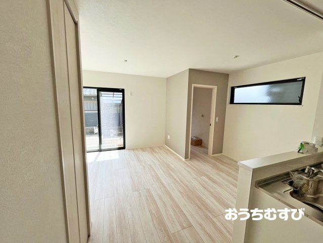 尾張旭市南新町白山（全2棟）の居間・リビング