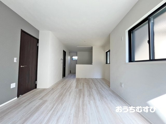 尾張旭市大塚町(全2棟)の居間・リビング