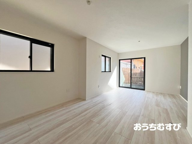 尾張旭市大塚町(全2棟)の居間・リビング