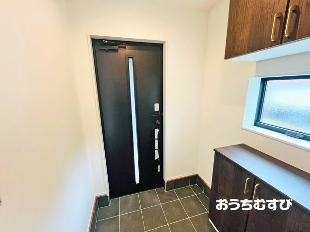 春日井市高山町3丁目(全3棟)の玄関