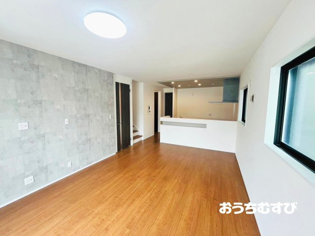 春日井市高山町3丁目(全3棟)の居間・リビング
