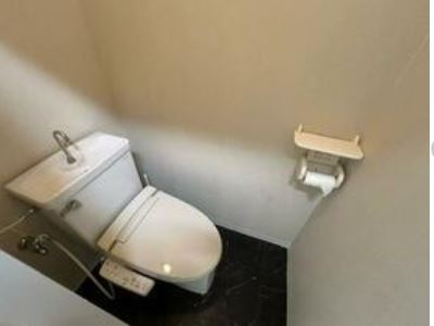 高津3丁目連棟店舗のトイレ