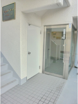 【エントランス】 | クリスタルコート | 毎日通るエントランスはこのようになっています