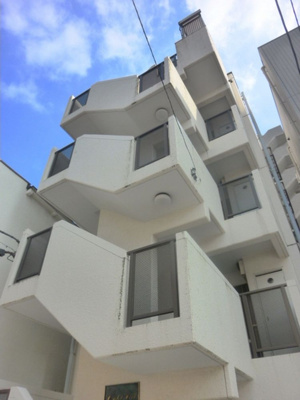 【外観】 | クリスタルコート | 耐震性・防音性に優れた鉄筋コンクリートマンションです(^^)/