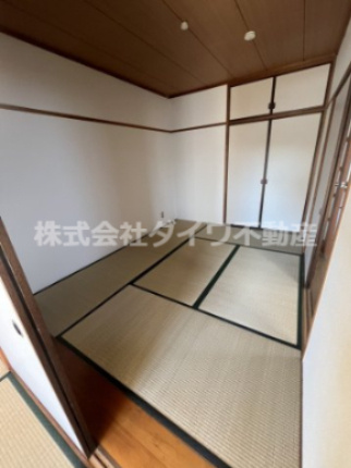 リバーサイド八番館の和室