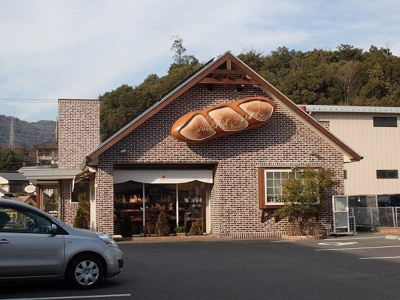 【周辺】 | ハイランドキャッスル | ベイクショップメーアコルン様まで400m