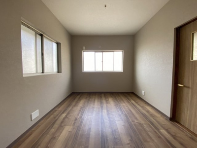 【居間・リビング】 | 西板持町２丁目戸建