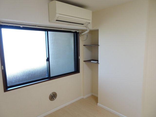 エスポアールアスカの洋室