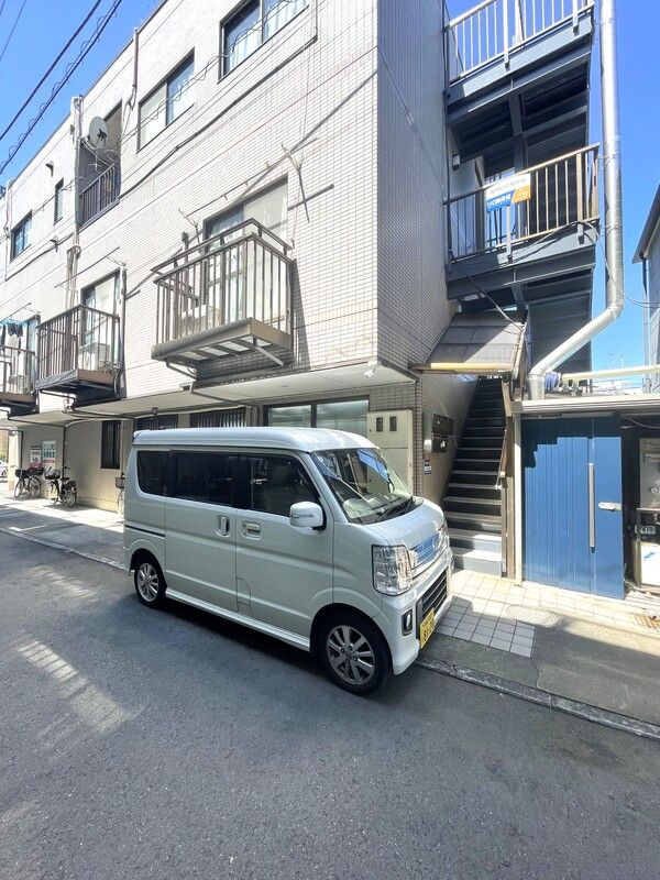 ヤシマ産業ビルの外観