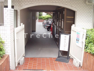 【エントランス】 | メゾンドルージュ