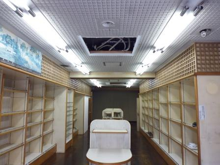 はい原ビルのロビー