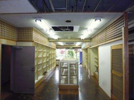 はい原ビルのロビー