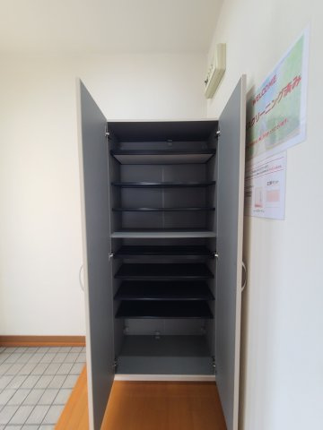 GranVita徳山駅前の玄関|シューズBOX