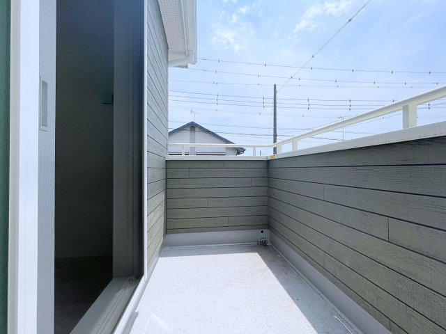 熊谷市上之　AiTOWN　全1邸のバルコニー|朝も昼も気持ちよく外に出られる2面バルコニー！