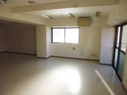 SSKビルの居間・リビング