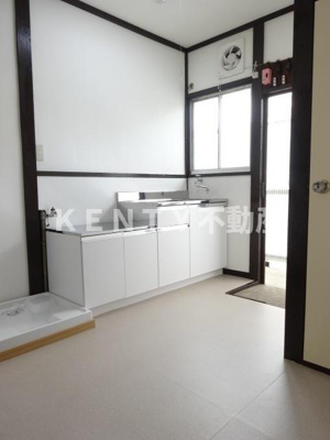 【玄関】 | 鈴木荘 | こちらの居間で趣味の時間をお楽しみください