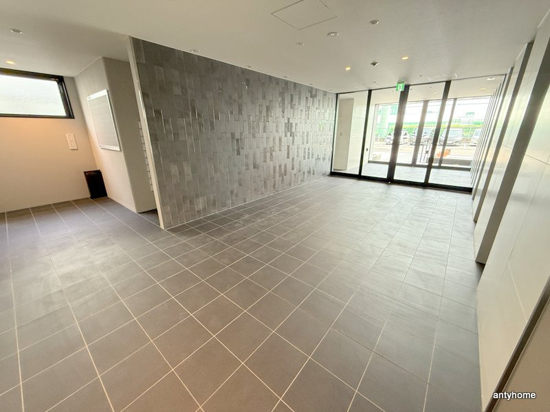 MAXIV CROS 江坂　仲介手数料のロビー