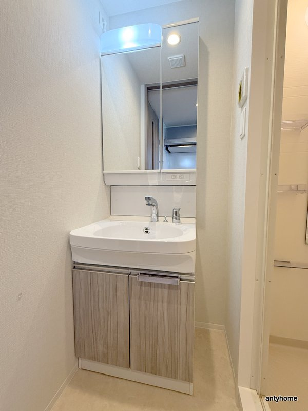 MAXIV CROS 江坂　仲介手数料の洗面所