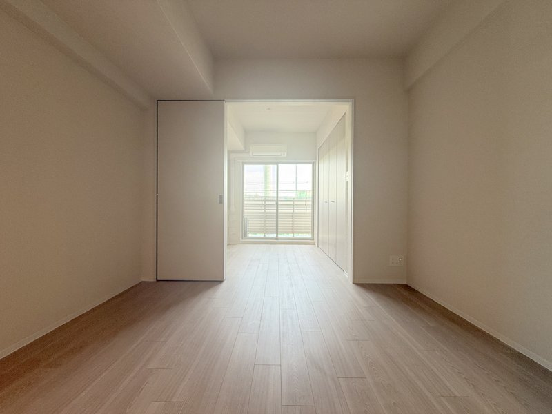 MAXIV CROS 江坂　仲介手数料の居間・リビング