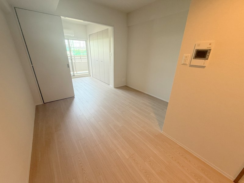 MAXIV CROS 江坂　仲介手数料の居間・リビング