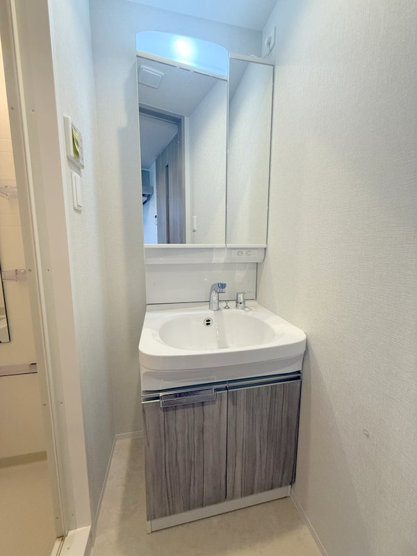 MAXIV CROS 江坂　仲介手数料の洗面所