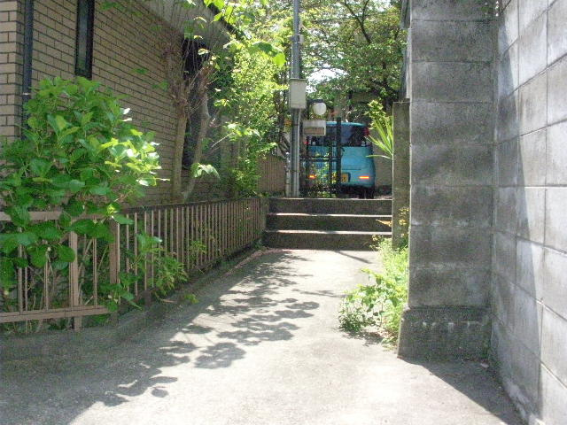 寿楽荘貸家の駐車場