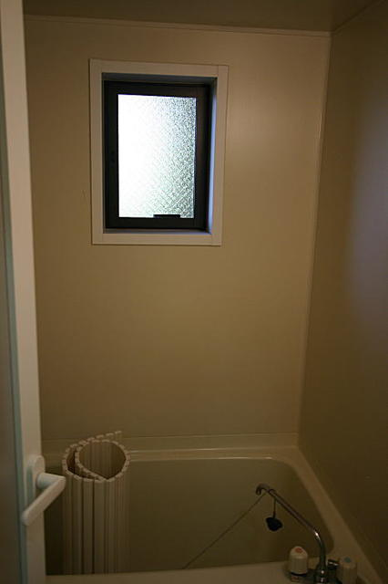 川崎市麻生区岡上５丁目のアパートの設備|窓有