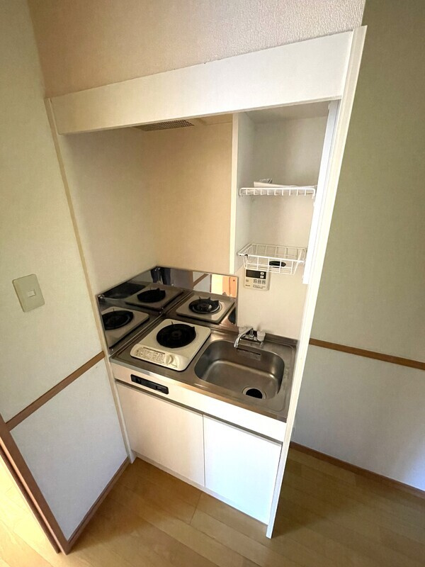 川崎市麻生区岡上５丁目のアパートのキッチン