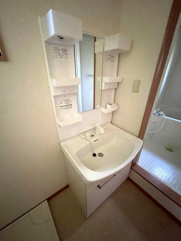 川崎市麻生区岡上５丁目のアパートの洗面所