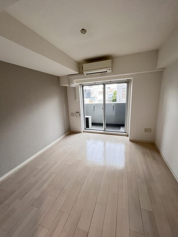 大阪市都島区中野町４丁目の賃貸マンションの居間・リビング