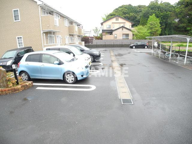 ヴィオラ　レジデンスAの駐車場