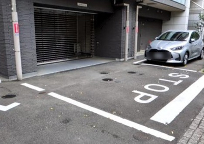 【駐車場】 | クリオレジダンス八王子　ザ・マークス | 駐車場と明記されていても、最小スペースでつくられた駐車場だと大型車は駐車できなかったり、出入りしにくくなったりする可能性があります。お車のサイズと購入したい物件の駐車場のサイズを現地で確認しましょう。