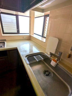 【キッチン】 | ■■値下げしました■■高槻市深沢町1丁目　 | L字型キッチンには出窓があります