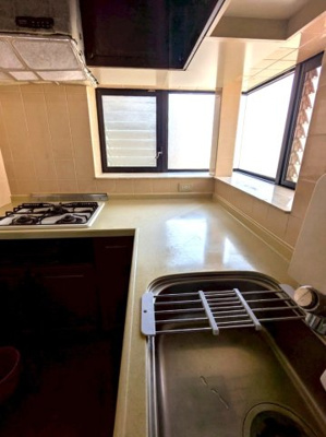 【キッチン】 | ■■値下げしました■■高槻市深沢町1丁目　 | L字型キッチンには出窓があります