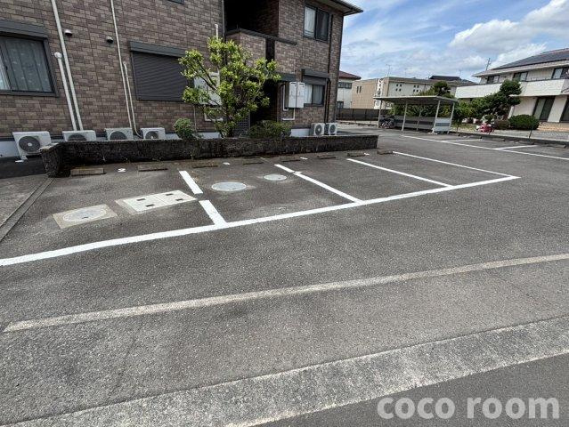 ヴィラージュコヒジの駐車場